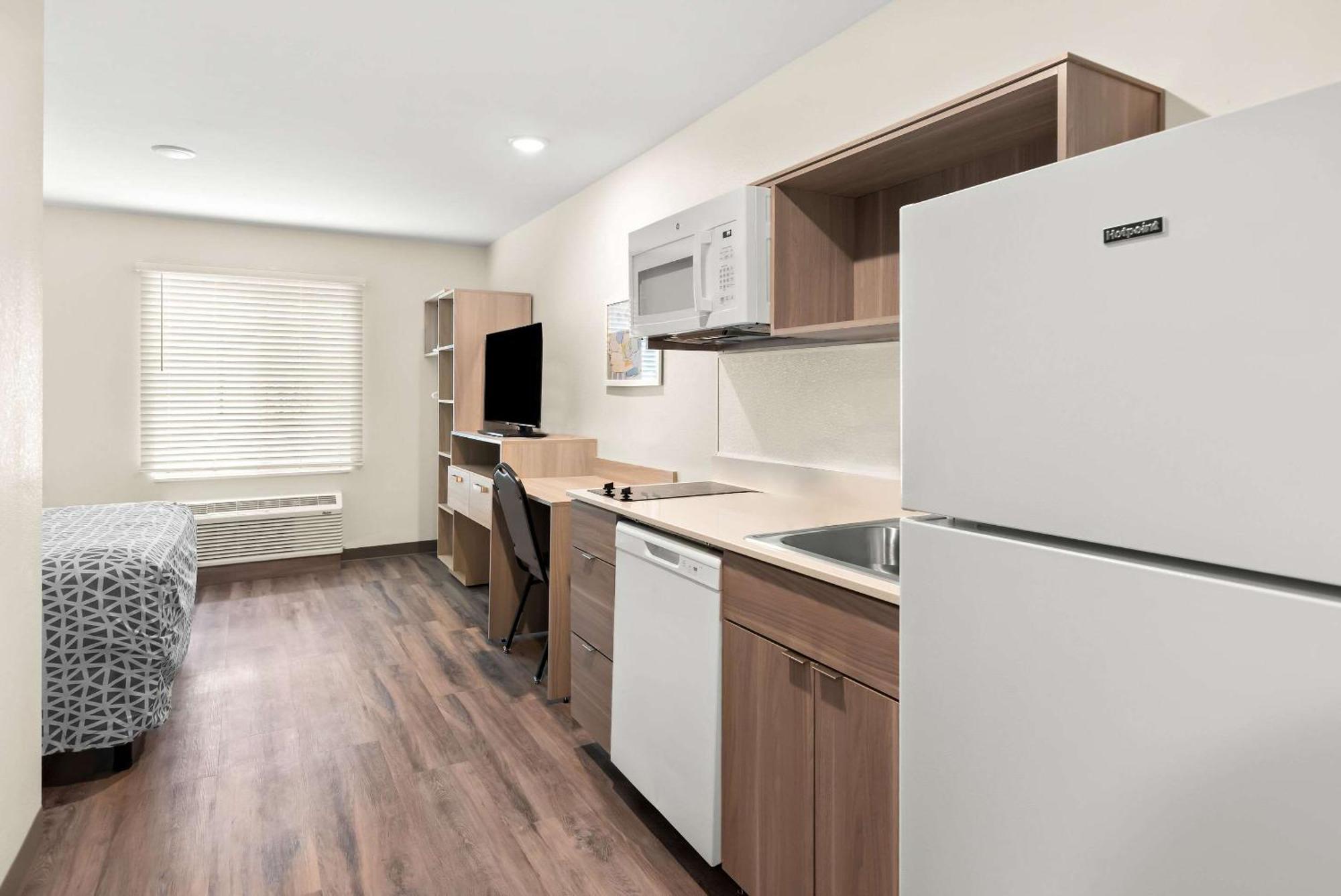 Woodspring Suites Savannah West Chatham Parkway Eksteriør billede