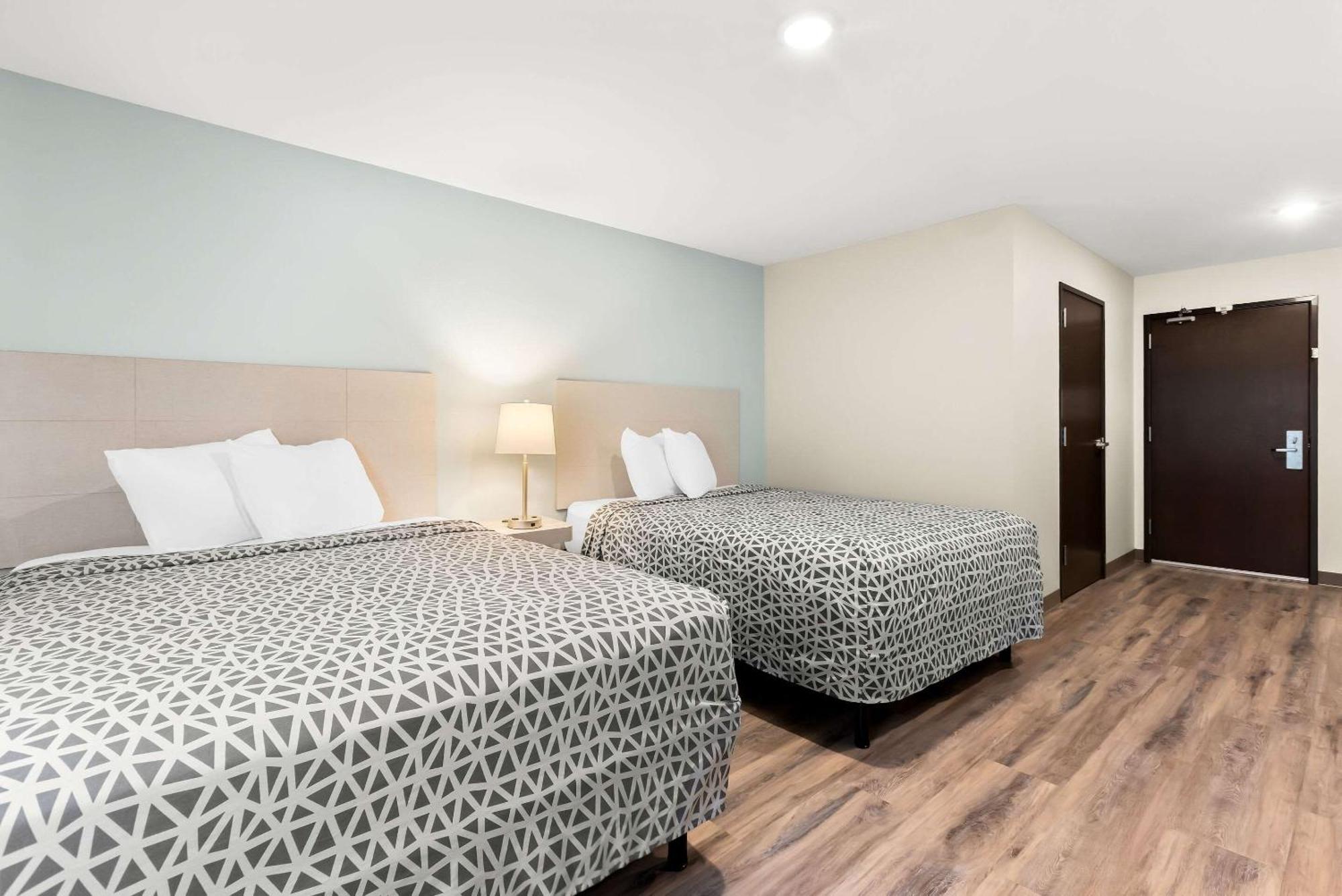 Woodspring Suites Savannah West Chatham Parkway Eksteriør billede